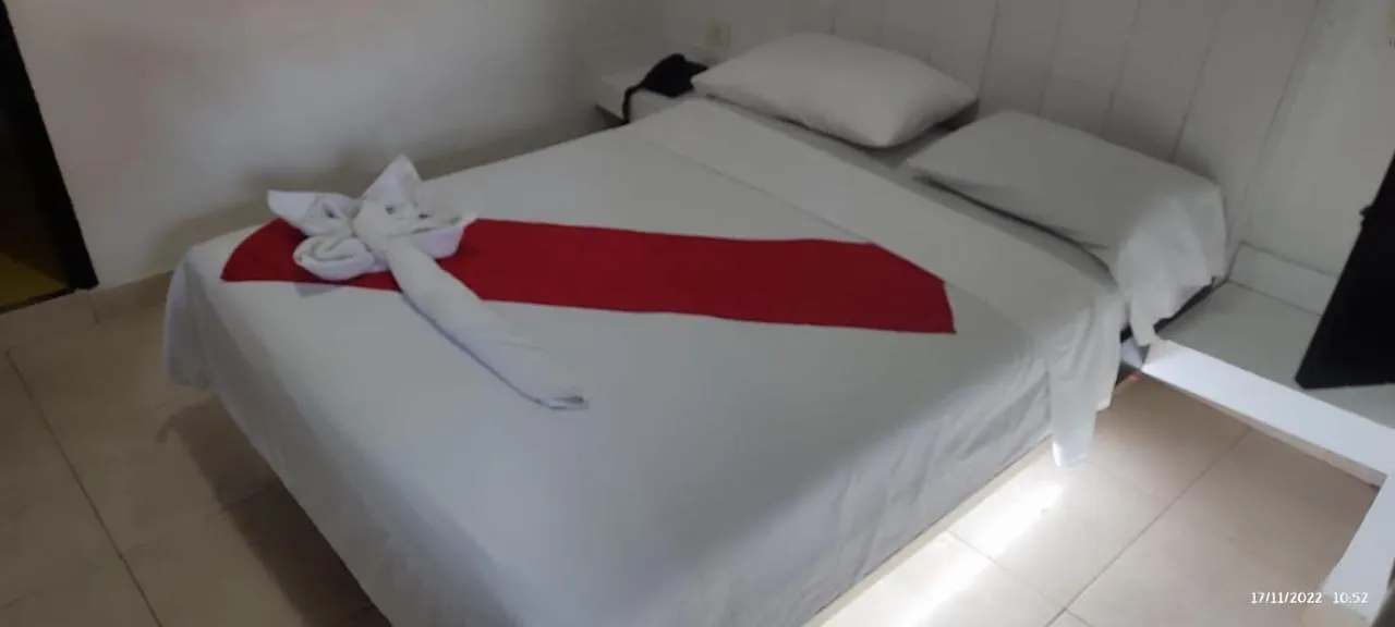Hotel Marat Μεντεγίν
